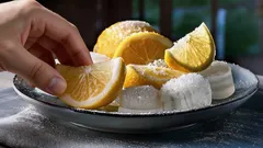 Čo sa stane, keď zmrazíte celý citrón: jednoduchý trik s veľkým prínosom