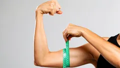 Paže strácajú tvar aj bez nadváhy: tieto cviky im vrátia formu aj bez činiek