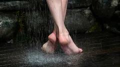 Ako správne stáť v sprche: odborníci dali vyčerpávajúcu odpoveď na túto otázku