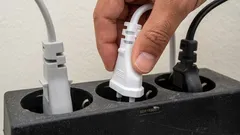 12 spotrebičov, ktoré by ste nikdy nemali pripájať do predlžovačky – následky môžu byť nezvratné