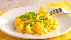 Pripraviť dokonalé miešané vajcia ako v reštaurácii je jednoduché: tu je šesť tajomstiev