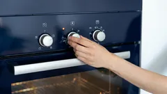 Chyba väčšiny gazdiniek: čo sa skrýva za záhadným symbolom ventilátora na rúre?