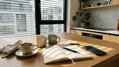 8 nenápadných fráz, ktoré vás v rozhovore potichu zneviditeľňujú – a ako si nastaviť hranice bez hádky