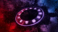 Žiarivý kruh zverokruhu v kozme symbolizujúci Saturn a tri znamenia